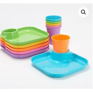 Great Plate Reusable Plastic Plates and cups w Built-in Cup Holder 12pcs NEW BOX